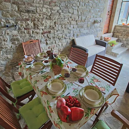 Дом отдыха In With Pool And Terrace *