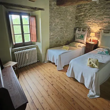 In With Pool And Terrace * Apecchio