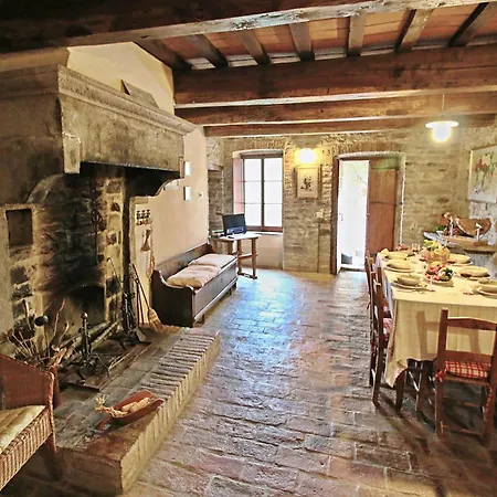 In With Pool And Terrace Дом отдыха