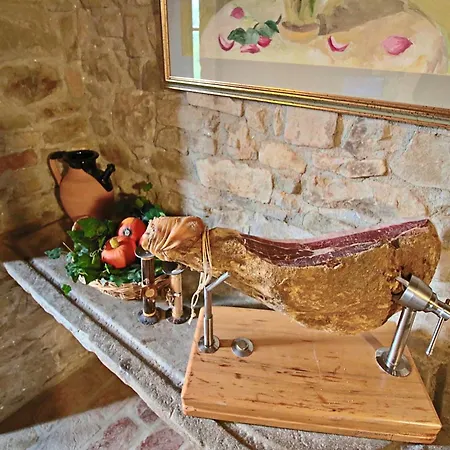 Дом отдыха In With Pool And Terrace Apecchio