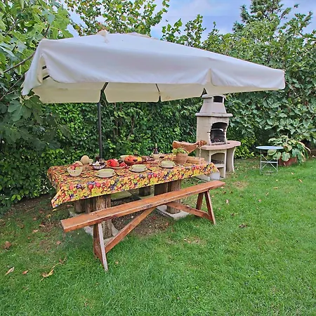 In With Pool And Terrace Дом отдыха